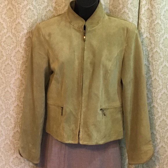 ✨HOST PICK✨ Petite Sophisticate green suede jacket - Picture 4 of 12